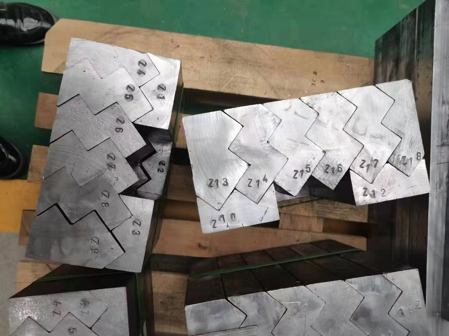 东方工业配重铅块